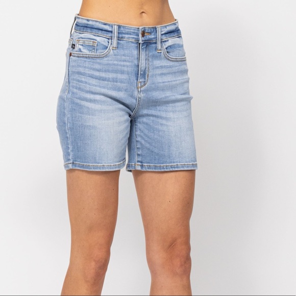 Only 1 left! judy blue high rise mid length shorts size small - Picture 7 of 11